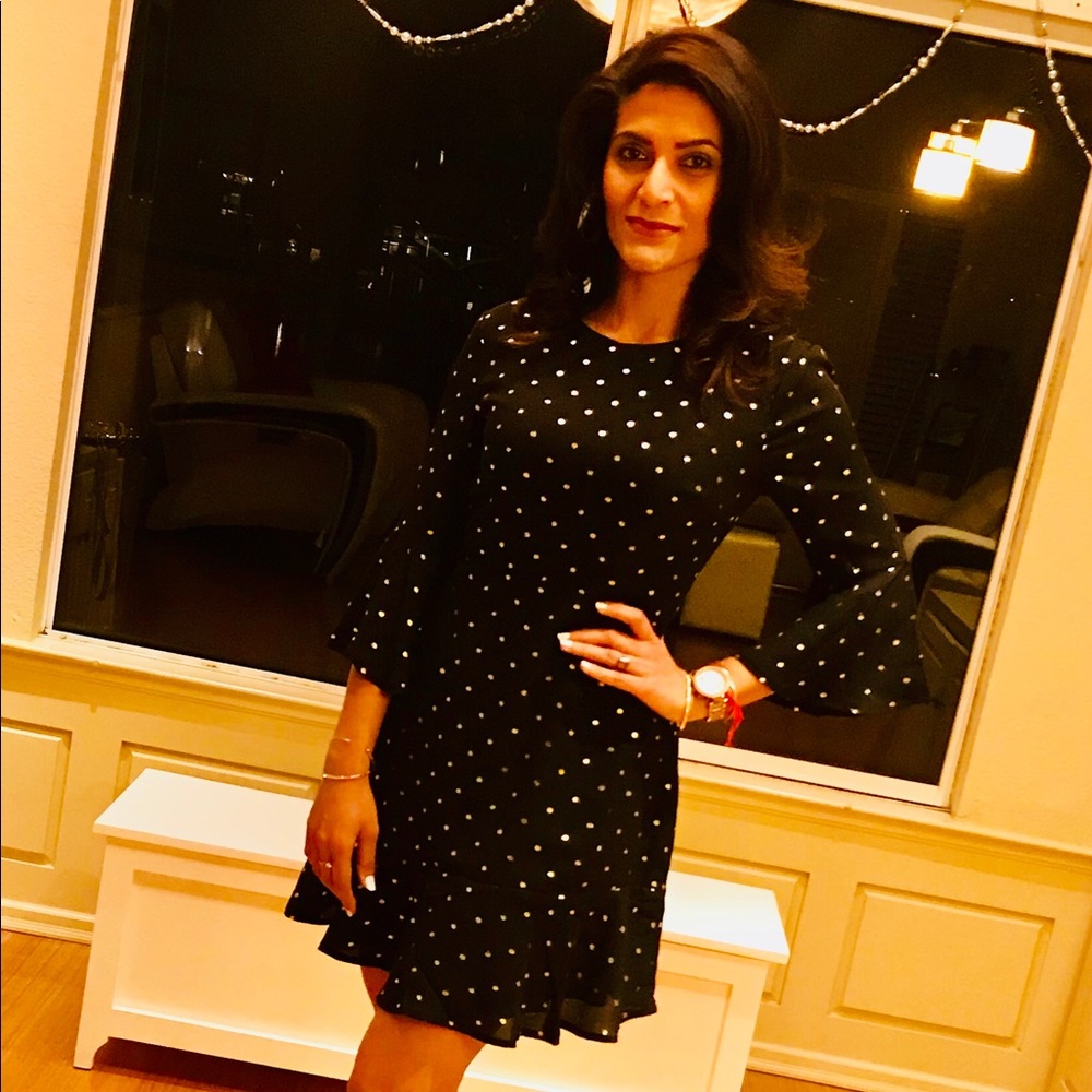 Almost New! Lulu’s black and gold swing dress